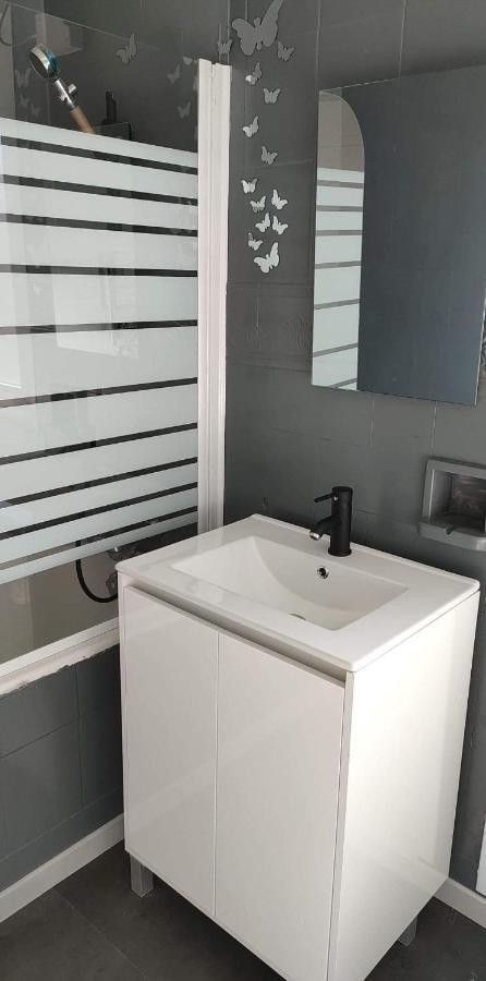 Appartement 2 Chambres Spacieuses Avec Terrasse Brouckerque 外观 照片