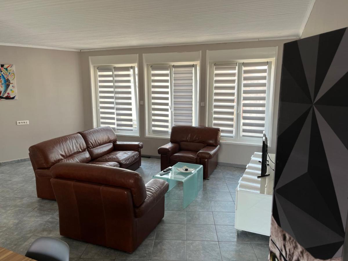 Appartement 2 Chambres Spacieuses Avec Terrasse Brouckerque 外观 照片